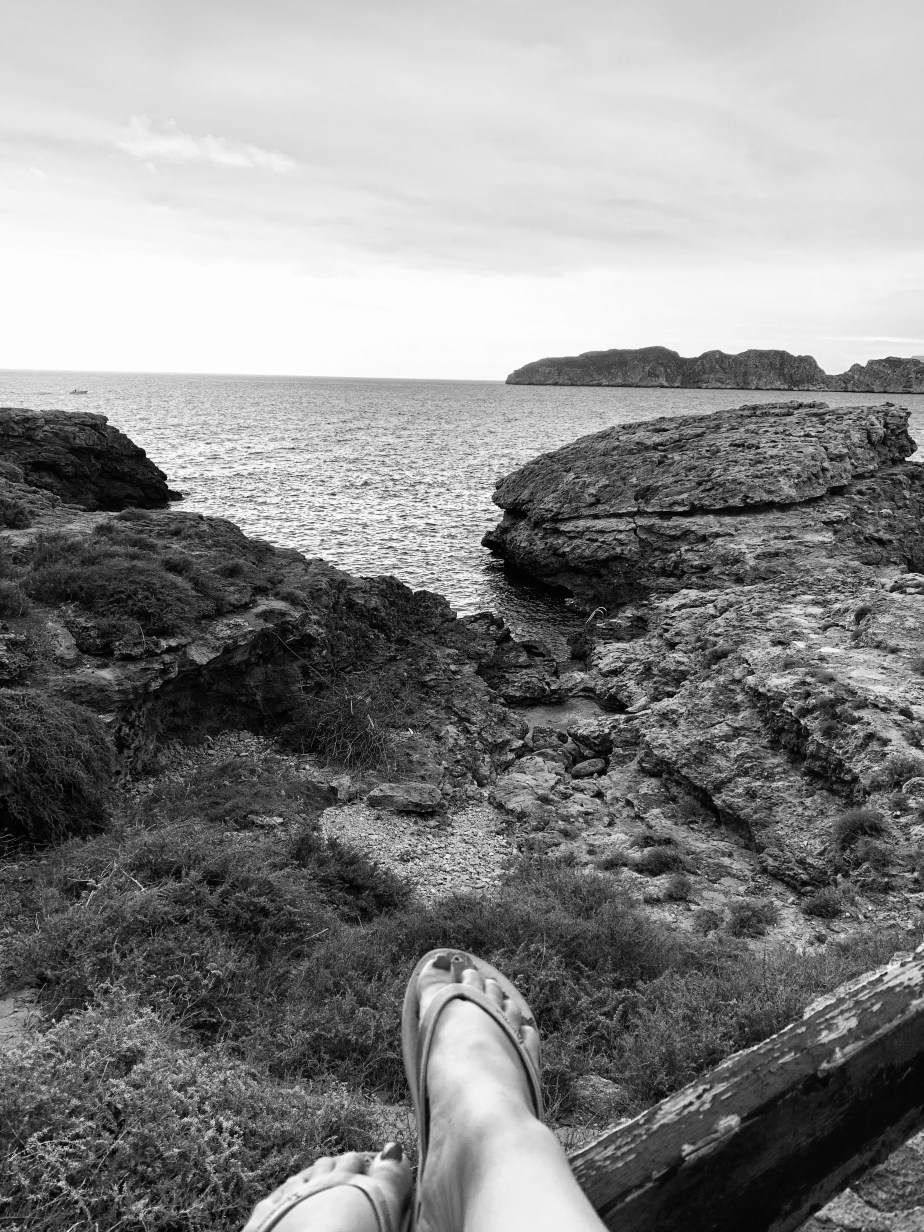 The seat next to the&nbsp;sea